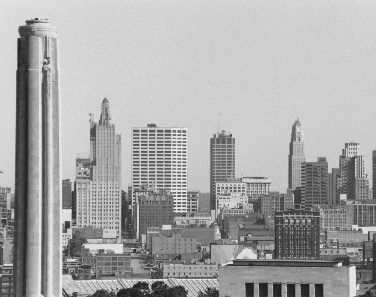 Liberty memorial and Kansas City skyline